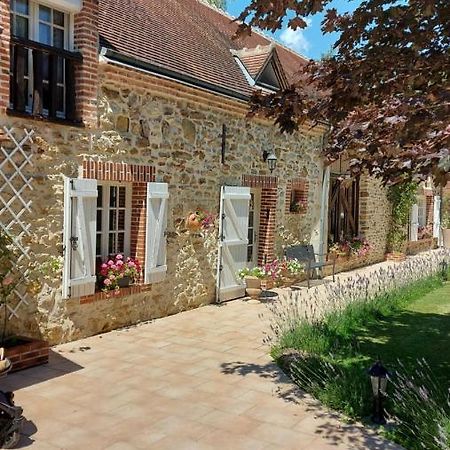 Bed and Breakfast Les 3 Roses Anjouin Exterior foto