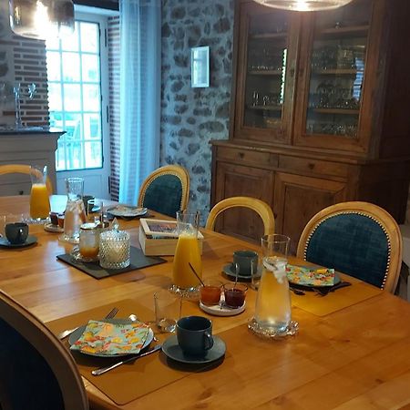 Bed and Breakfast Les 3 Roses Anjouin Exterior foto