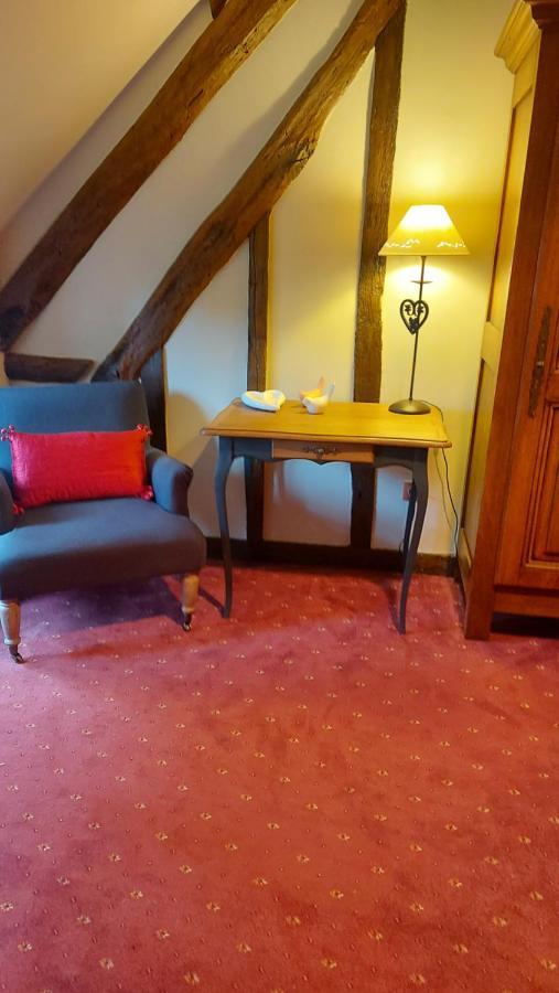 Bed and Breakfast Les 3 Roses Anjouin Exterior foto