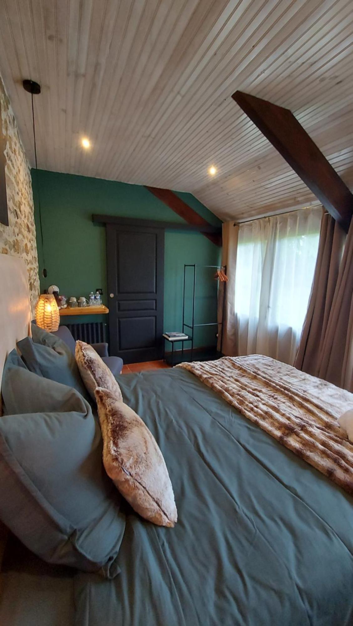 Bed and Breakfast Les 3 Roses Anjouin Exterior foto